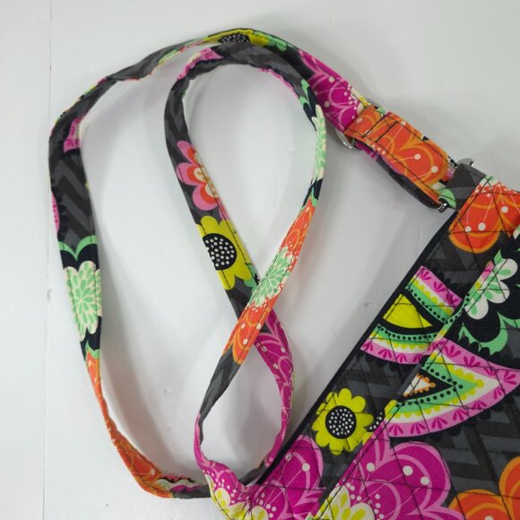 VERA BRADLEY MULTICOLOR FLORAL SMALL RECTANGLE CROSSBODY BAG LIGHTWEIGHT *EUC*.. - Picture 6 of 16